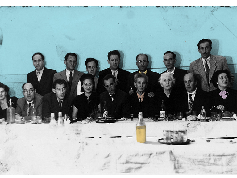 בונדאים בתל אביב. במרכז: צלביץ' וארטוסקי